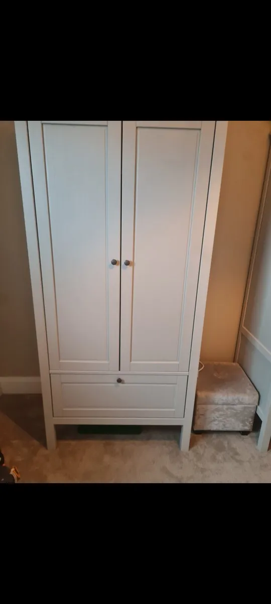 Kids wardrobe - Image 1