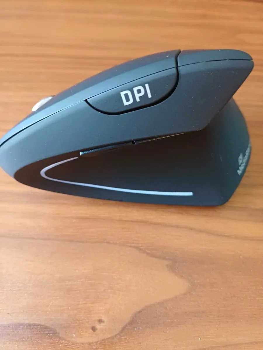 Ergonomic Wireless Mouse - Image 2