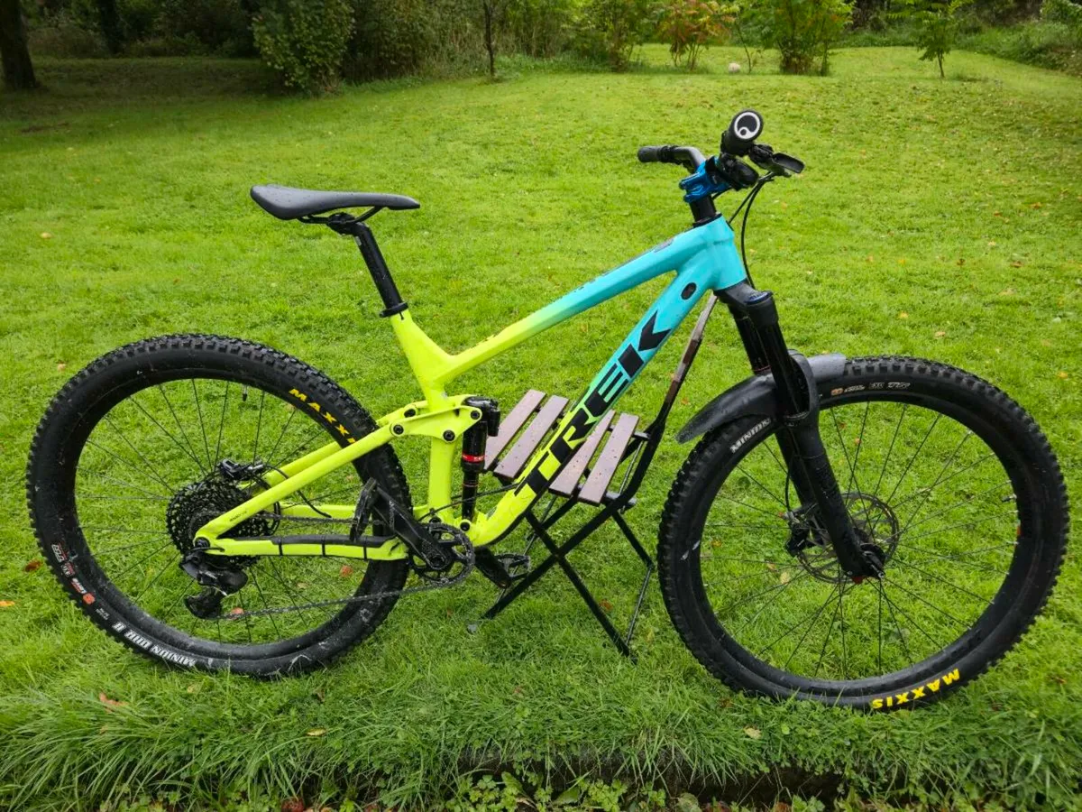 Trek Slash 8 - Image 1