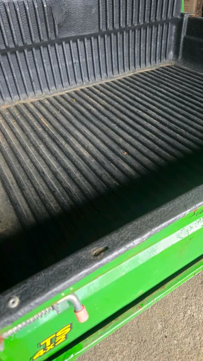 John Deere gator utility vehicle - Image 4
