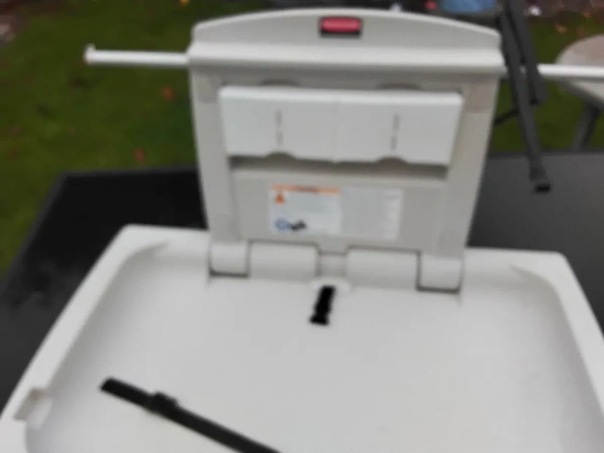 Baby changing  unit - Image 4