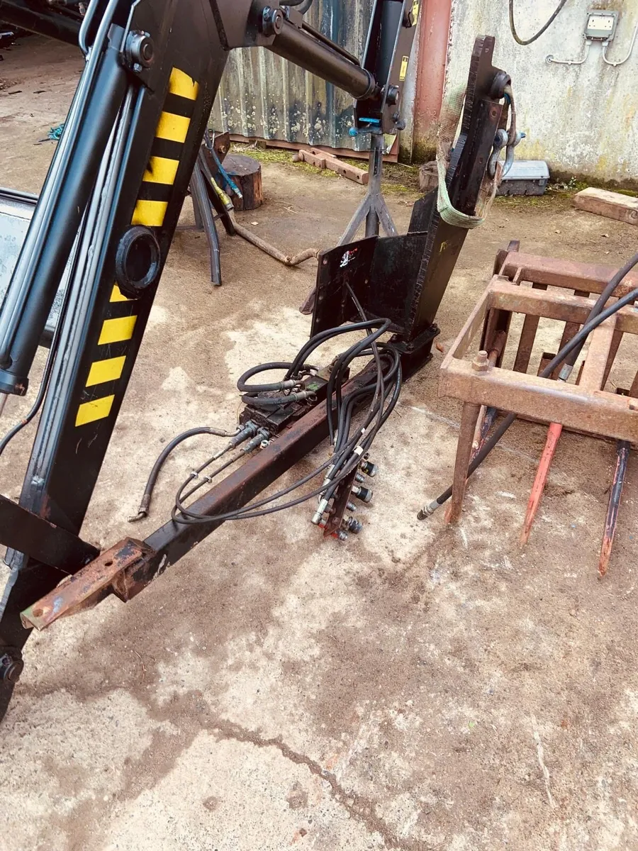 Rossmore FL 60 Loader - Image 3