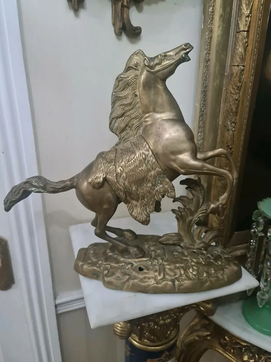 Solid brass horse POSTAGE AVAILABLE - Image 1