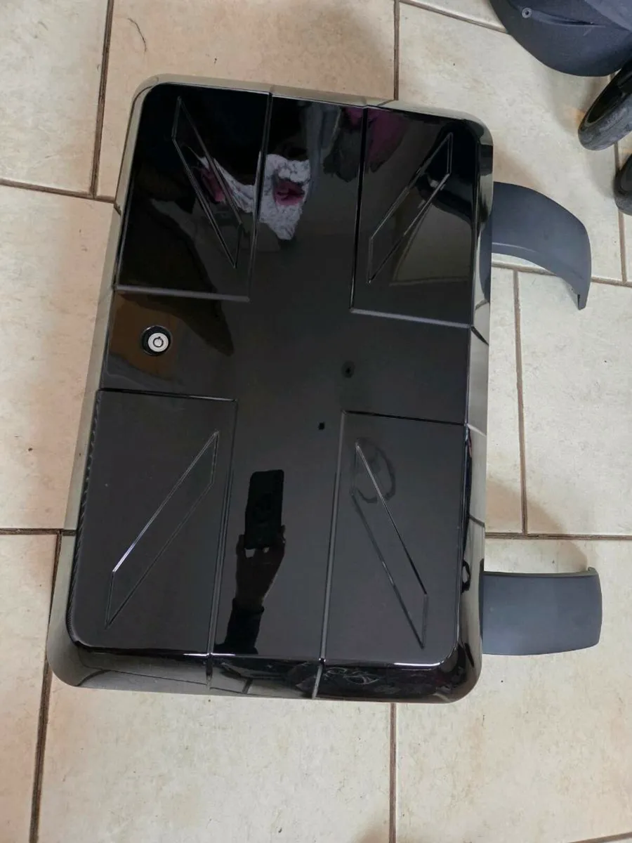 Landrover defender side box - Image 1