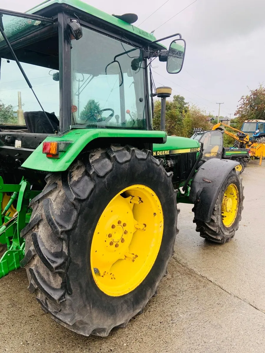 John Deere 2850 Tractor - Image 2