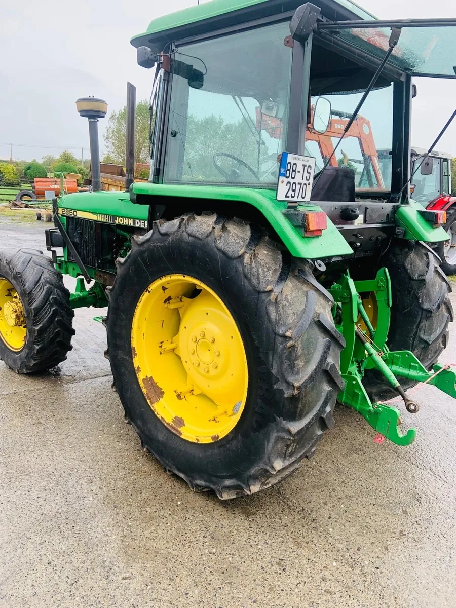 John Deere 2850 Tractor - Image 4