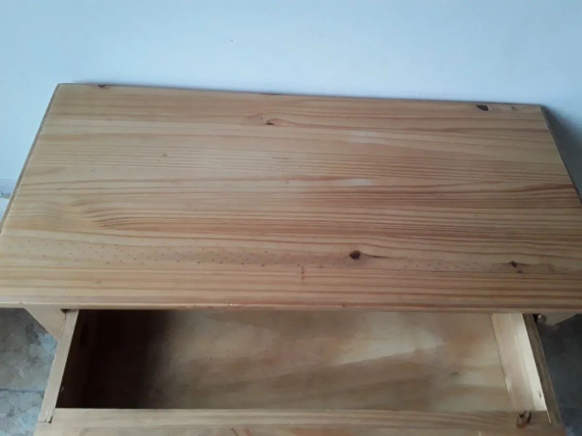 As new solid wooden Corona hall table - Image 2