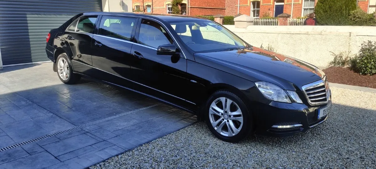 Mercedes-Benz E-Class 2011 - Image 1