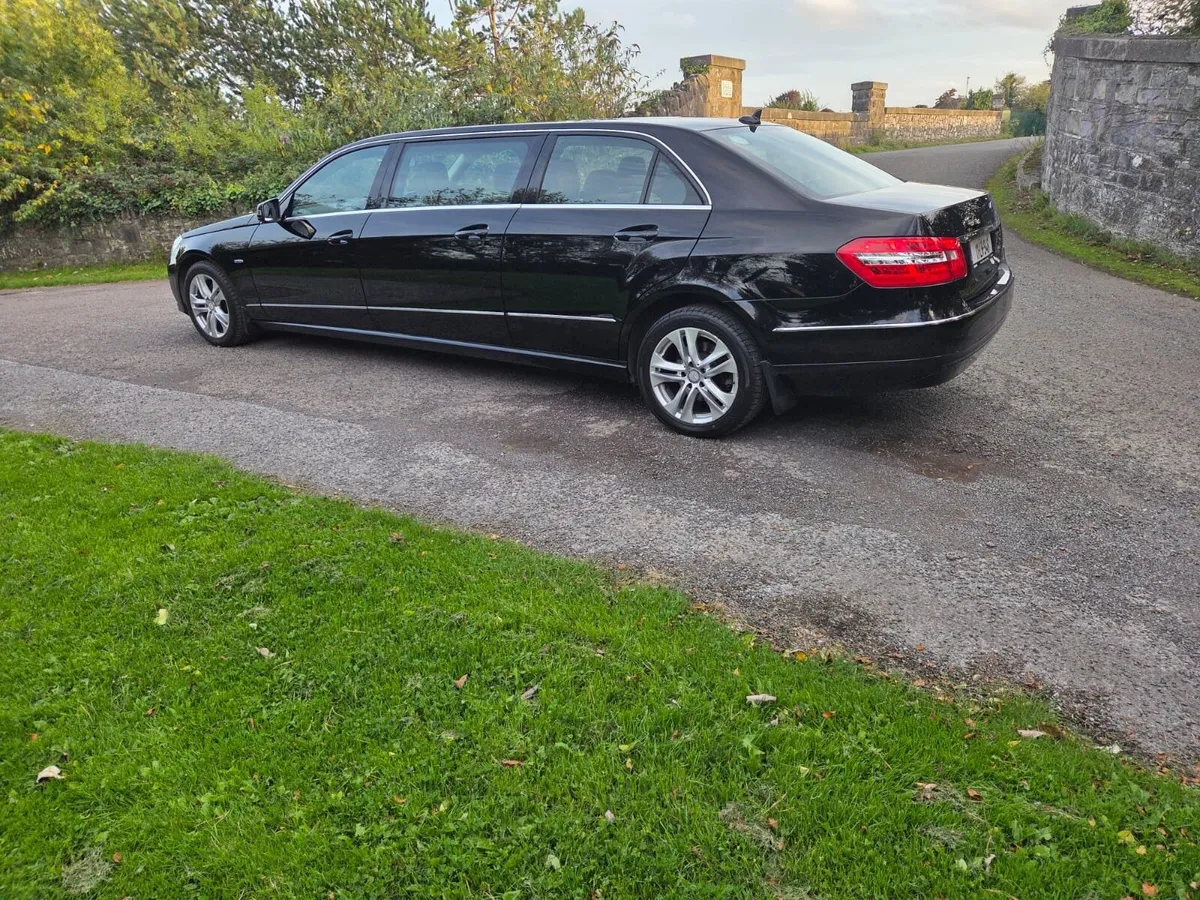Mercedes-Benz E-Class 2011 - Image 4
