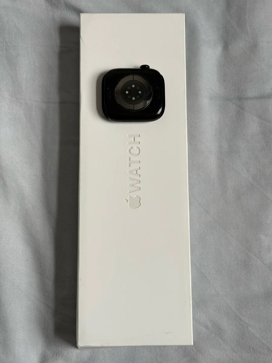 Apple Watch Series 10, 46mm – Excellent Condition - Image 2