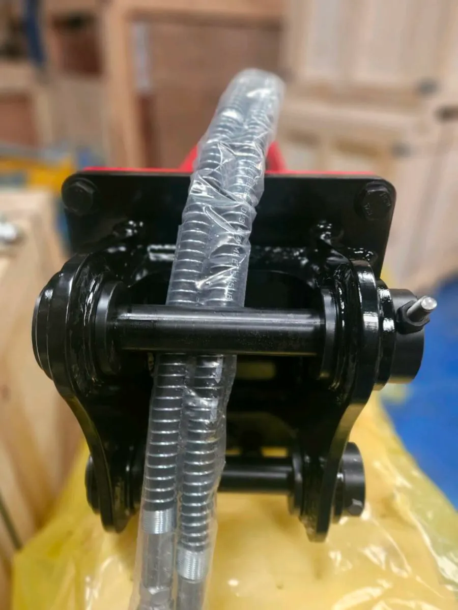 New 3 ton rock breakers - Image 2