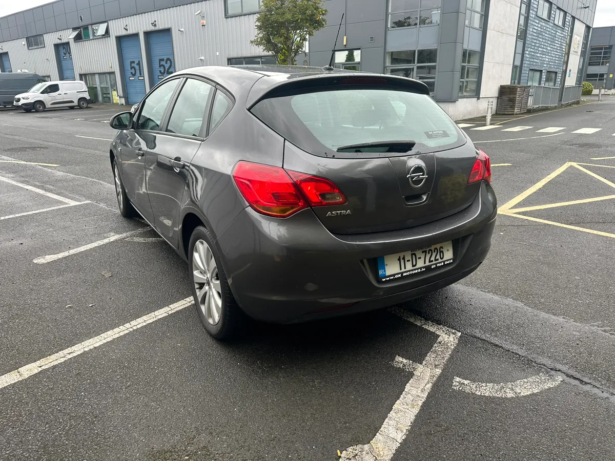 Opel Astra 1.4 Petrol 5 Door Hatch - Image 4