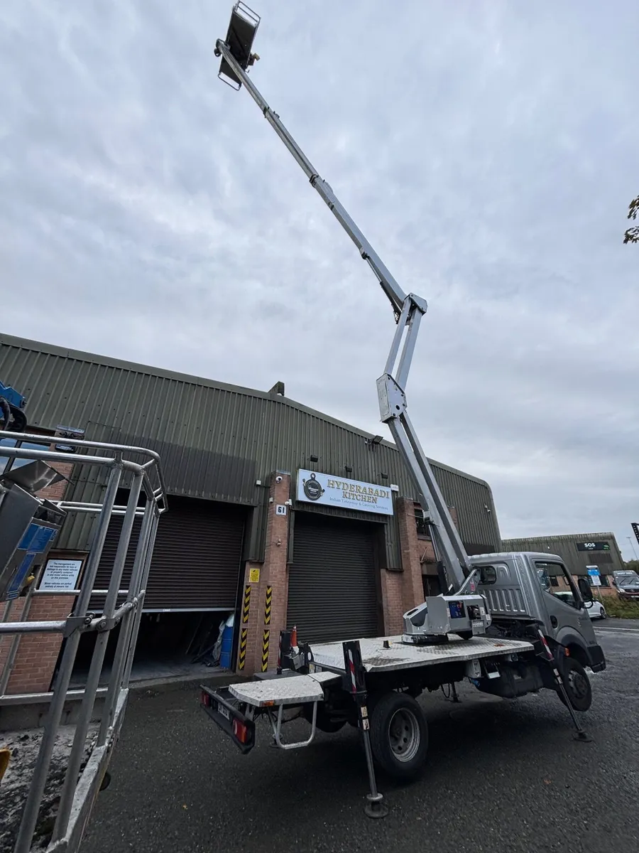 Cherry Picker 23m Nissan Cabstar Oil & Steel - Image 2