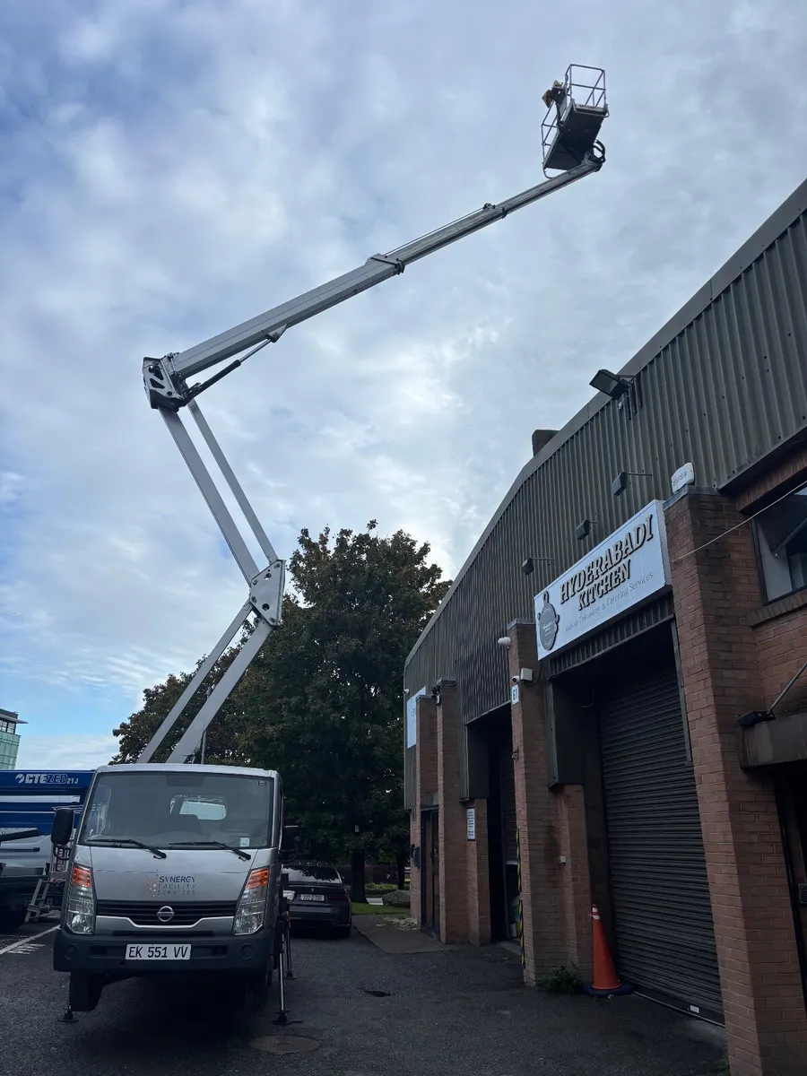 Cherry Picker 23m Nissan Cabstar Oil & Steel - Image 3