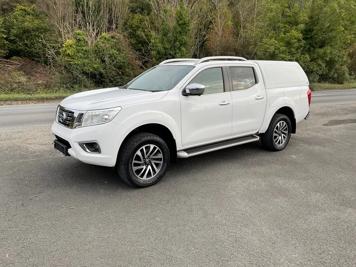 2019 Nissan Navara Tekna - Image 2