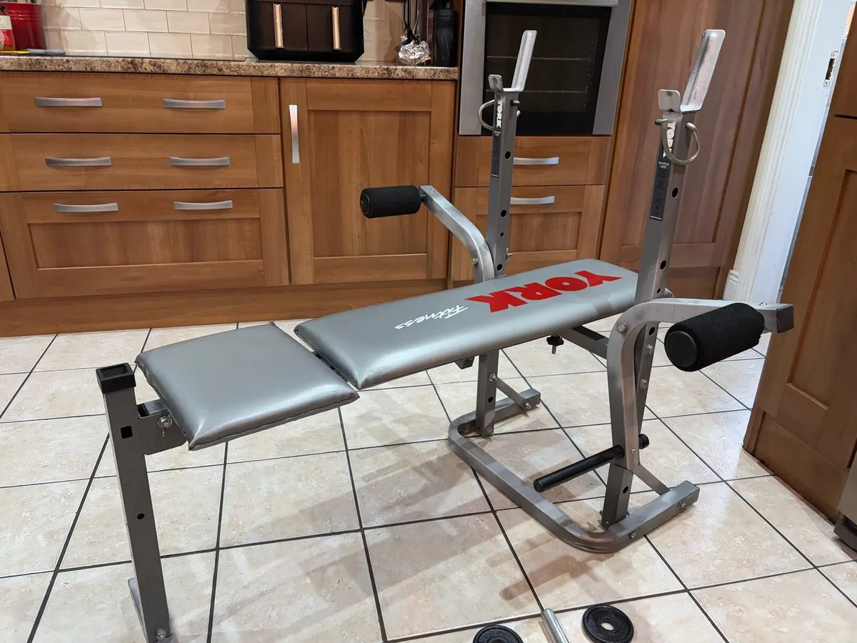 MULTI FUNCTION WEIGHT BENCH, WEIGHTS AND BARS. - Image 3