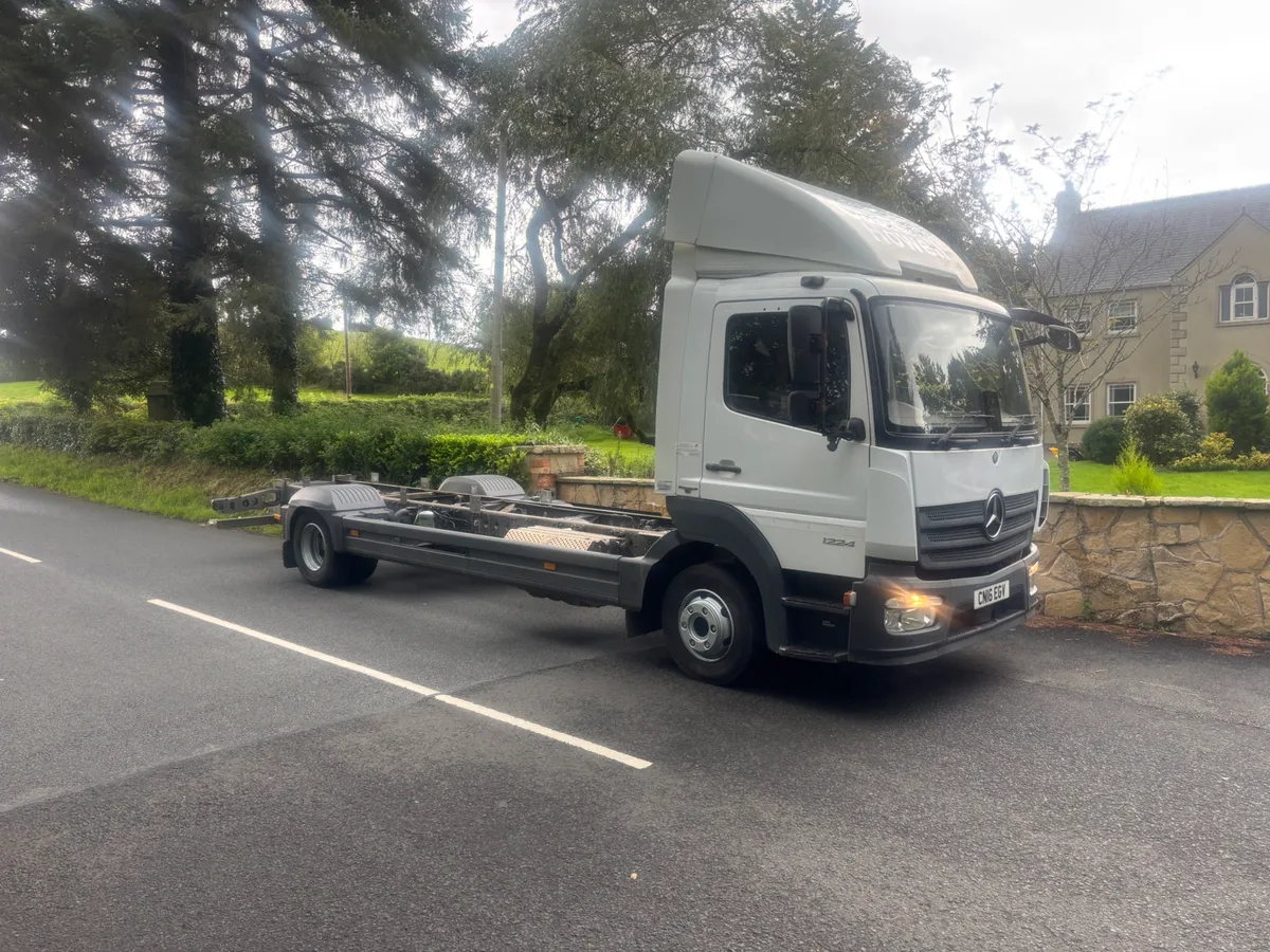 Atego 1224 6 cylinder - Image 3