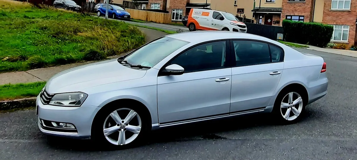VW PASSAT 11 2.0 TDI NO MARKS NO DENTS!!!] - Image 3