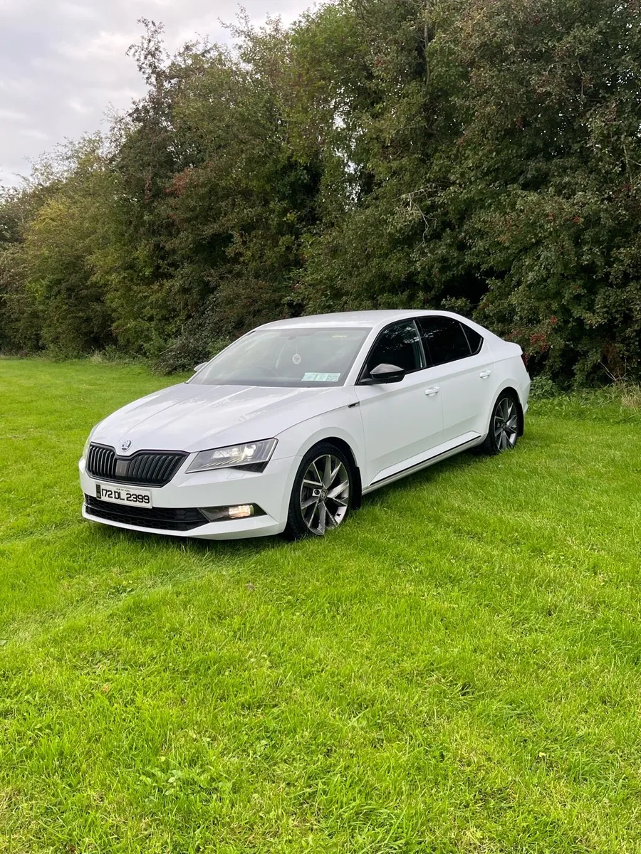 172 SKODA SUPERB SPORTLINE DSG - Image 2