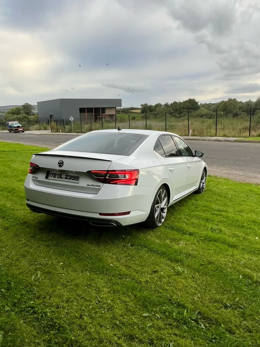 172 SKODA SUPERB SPORTLINE DSG - Image 3