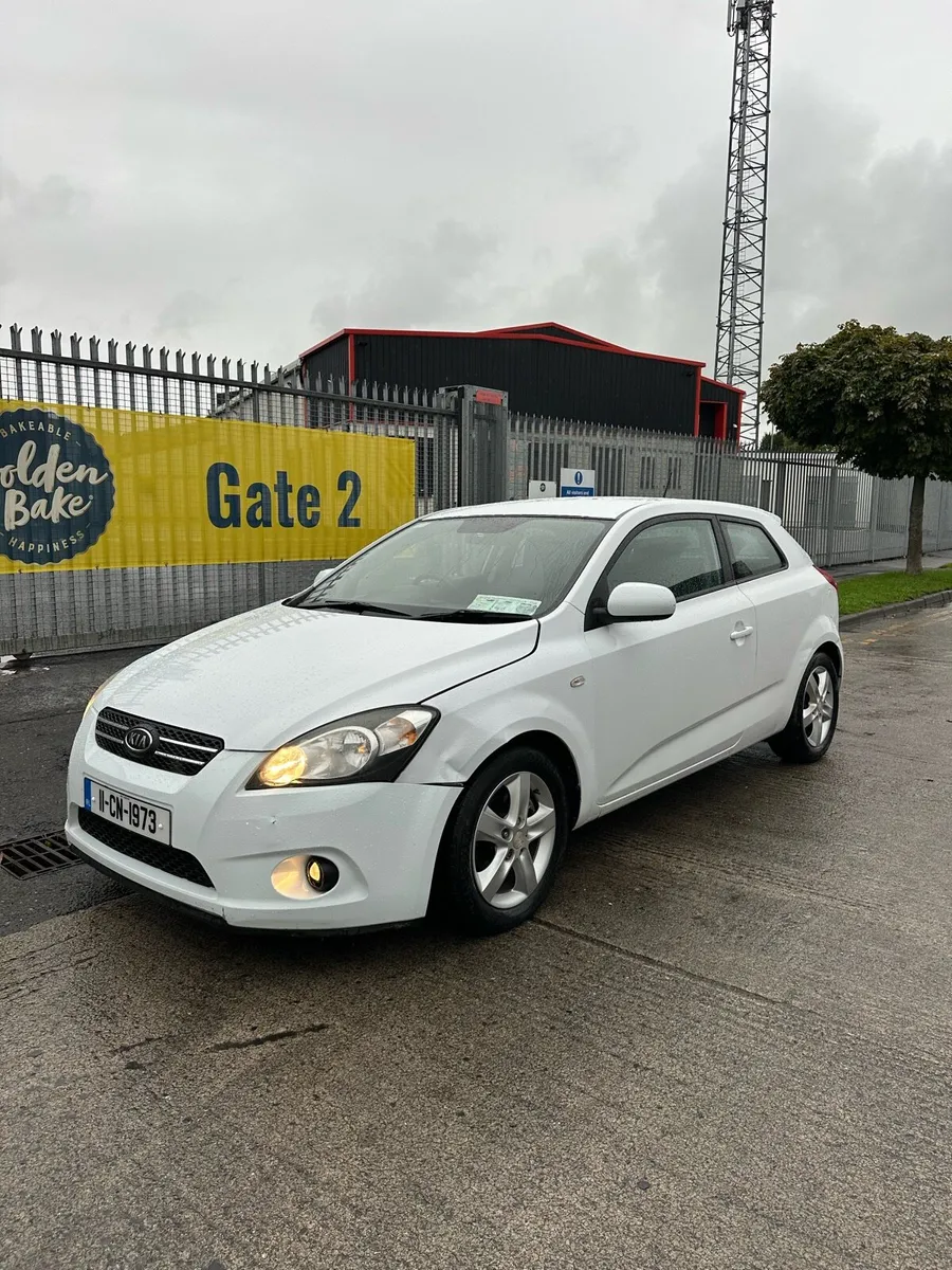 Kia Ceed 2011 - Image 1