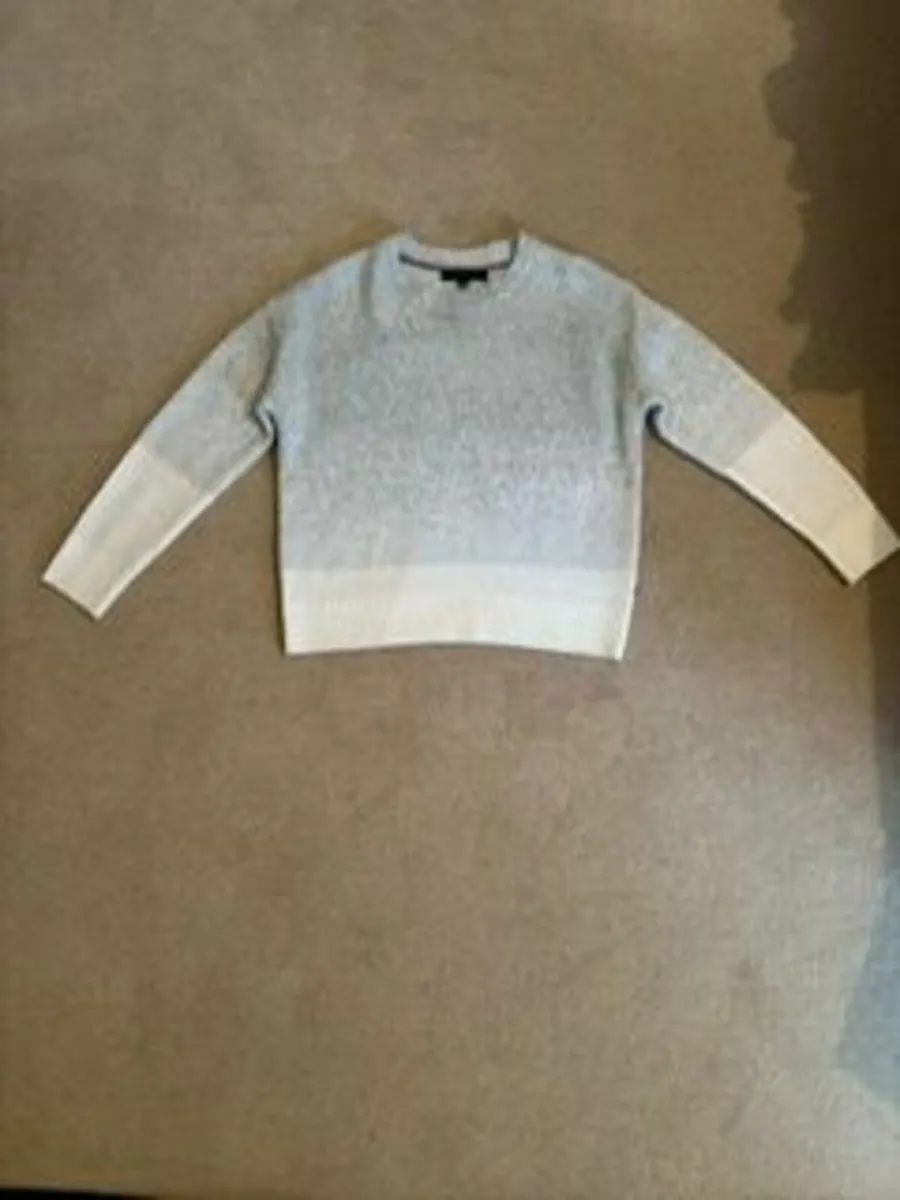 Tommy Hilfiger Silver & White Ladies Jumper - new - Image 1