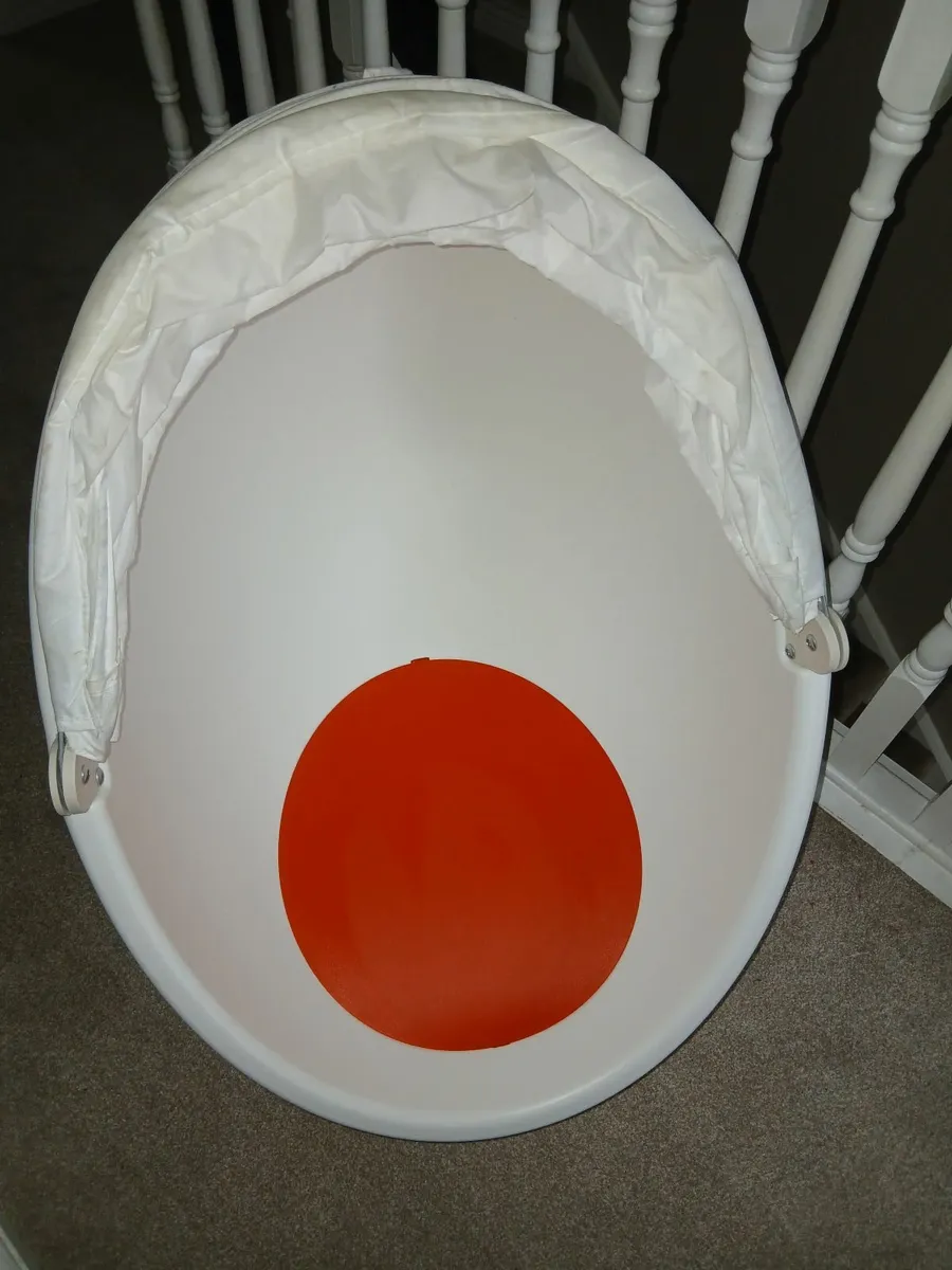 Childs egg chair - Image 1
