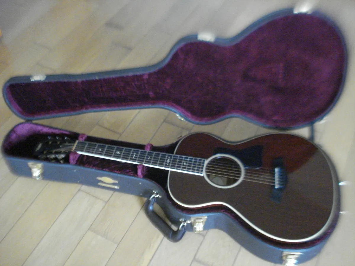 TAYLOR 522E 12 FRET FIRST ED GRAND CONCERT GUITAR. - Image 1