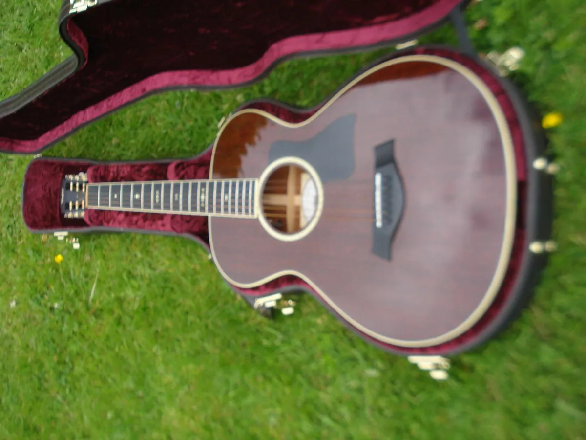 TAYLOR 522E 12 FRET FIRST ED GRAND CONCERT GUITAR. - Image 2