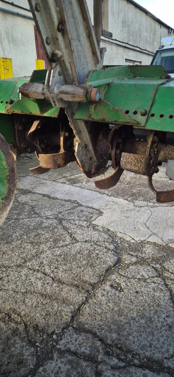 2 row cultivator - Image 2