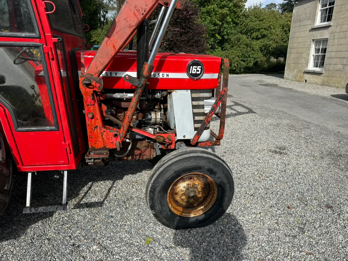 Massey Ferguson 165 C/w cab and loader €10950 - Image 3
