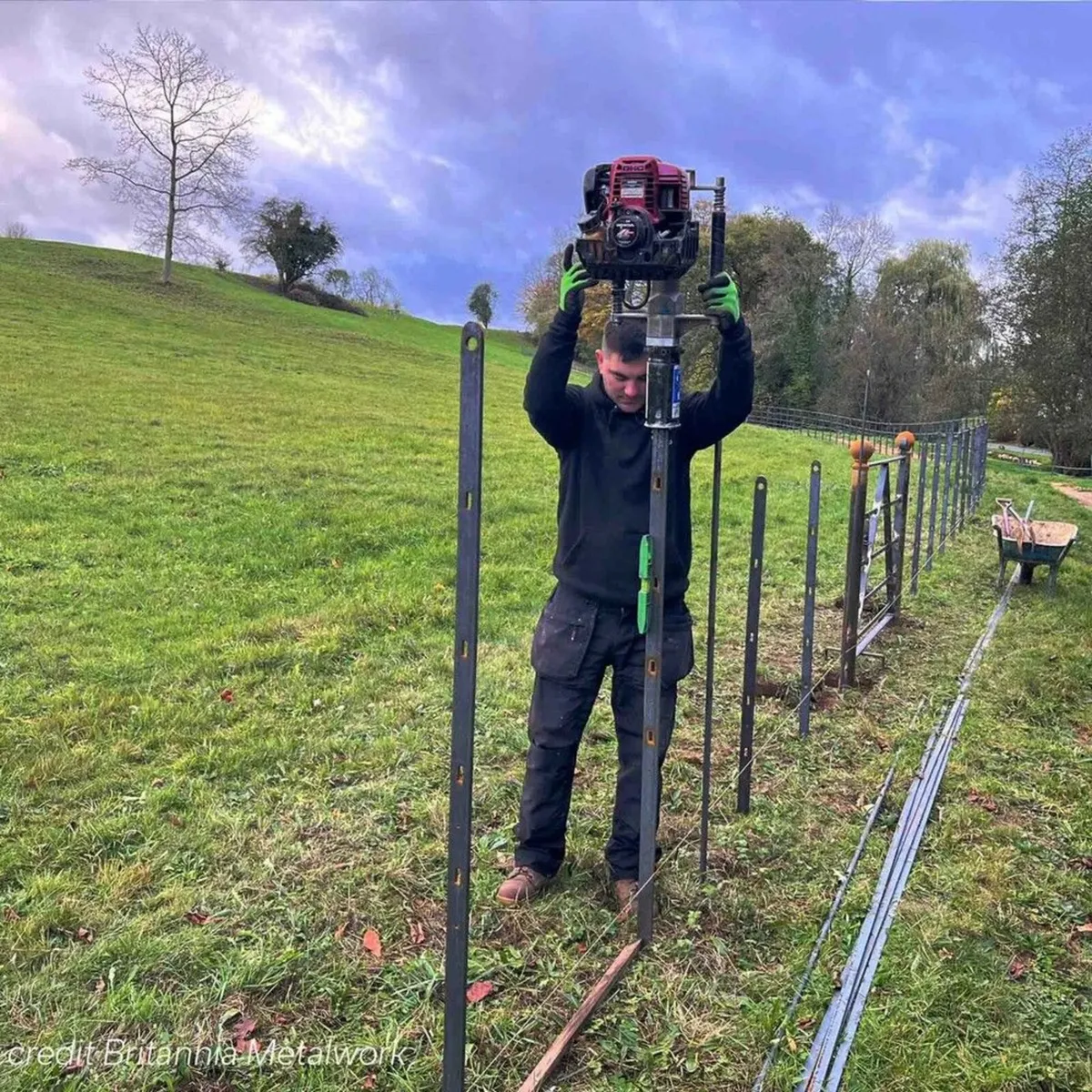 Easy Petrol Post Driver - Estate Fencing - Image 3