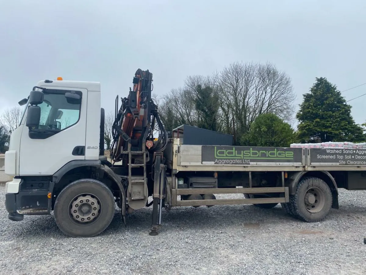 Volvo Crane Lorry FE240 18ton - Image 3