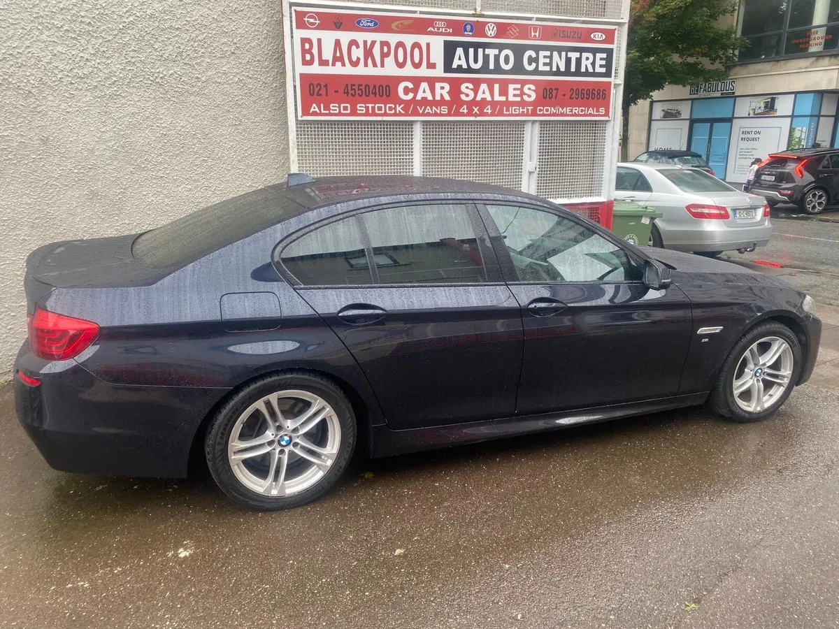 BMW 5-Series 2016 - Image 2