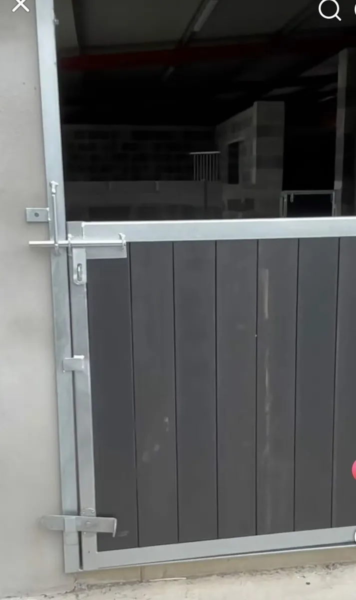 Internal Range of Stables - Image 4