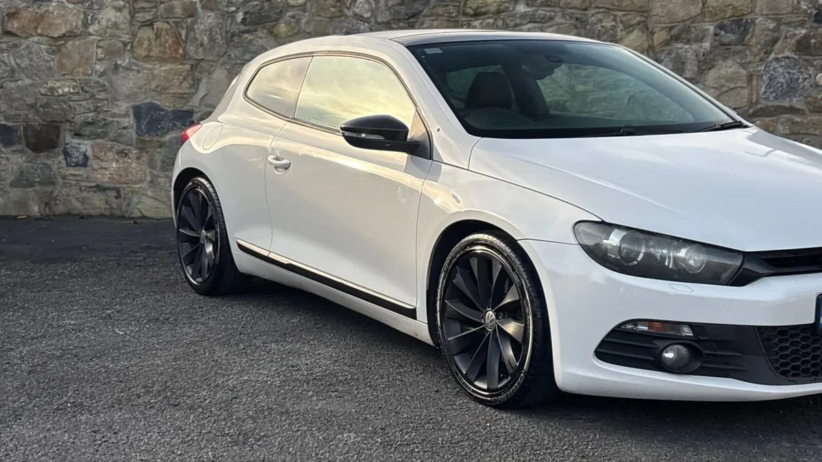 VW Scirocco Sport (2.0L TSI) (DSG) - Image 3