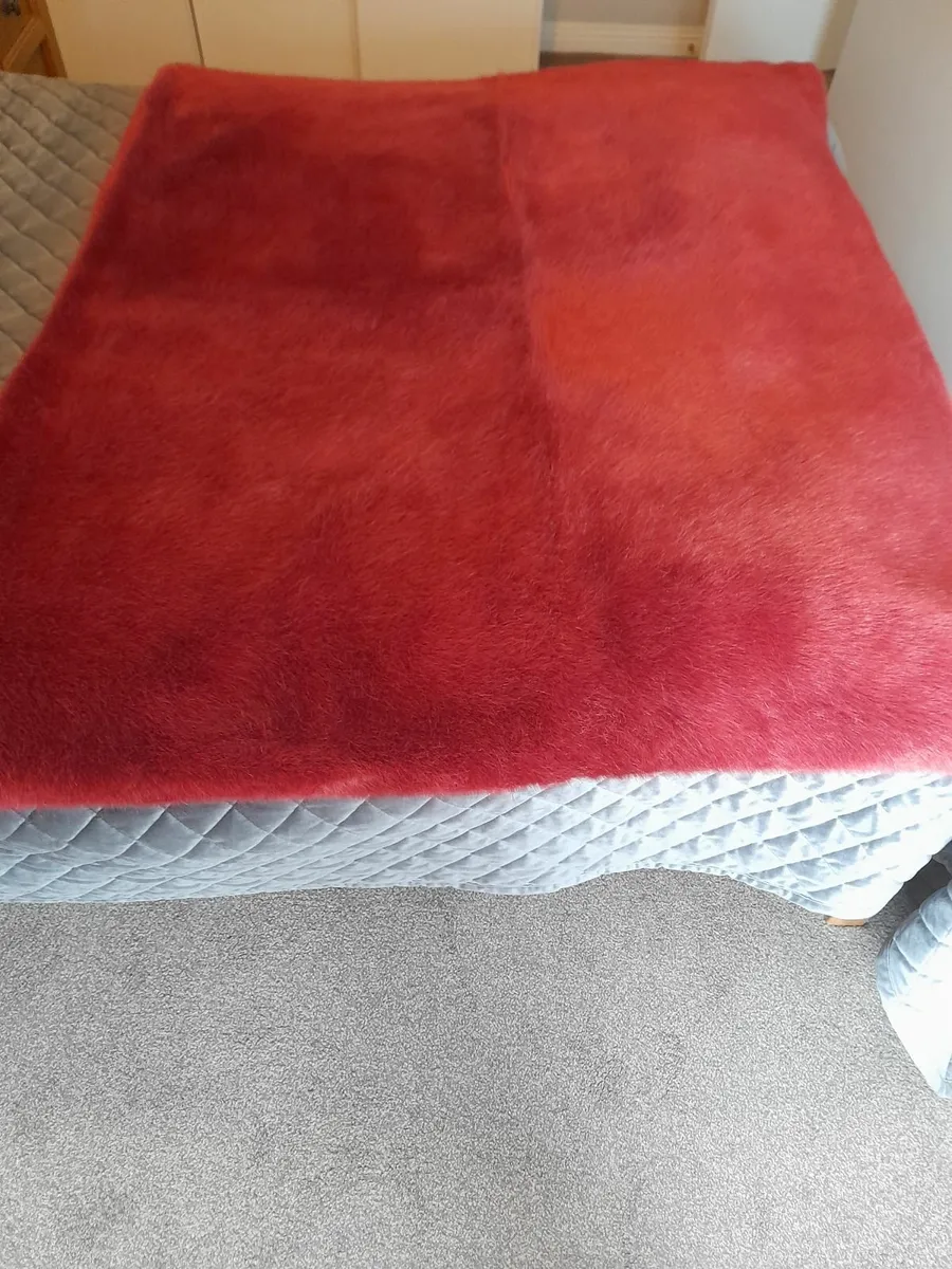 Throw REDUCED - Image 3