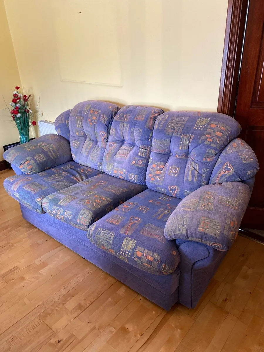 Sofa and 2 chairs - Image 1