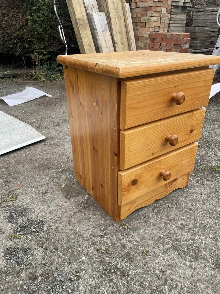 Solid bedside table - Image 2