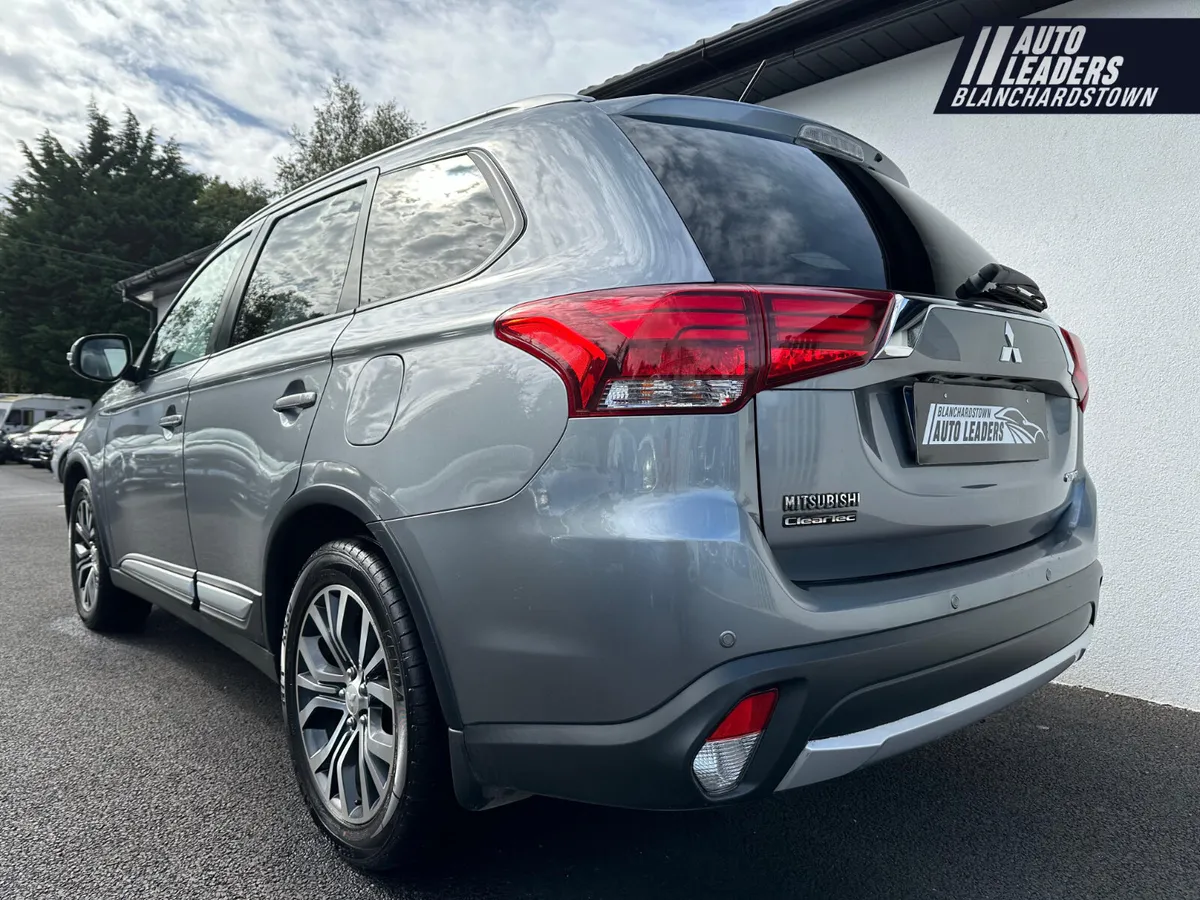 (162) MITSUBISHI OUTLANDER 2.2 INSTYLE 150 4WD 7S - Image 4