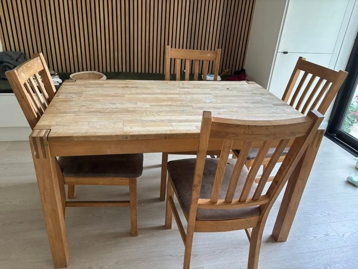 Solid oak table - Image 1