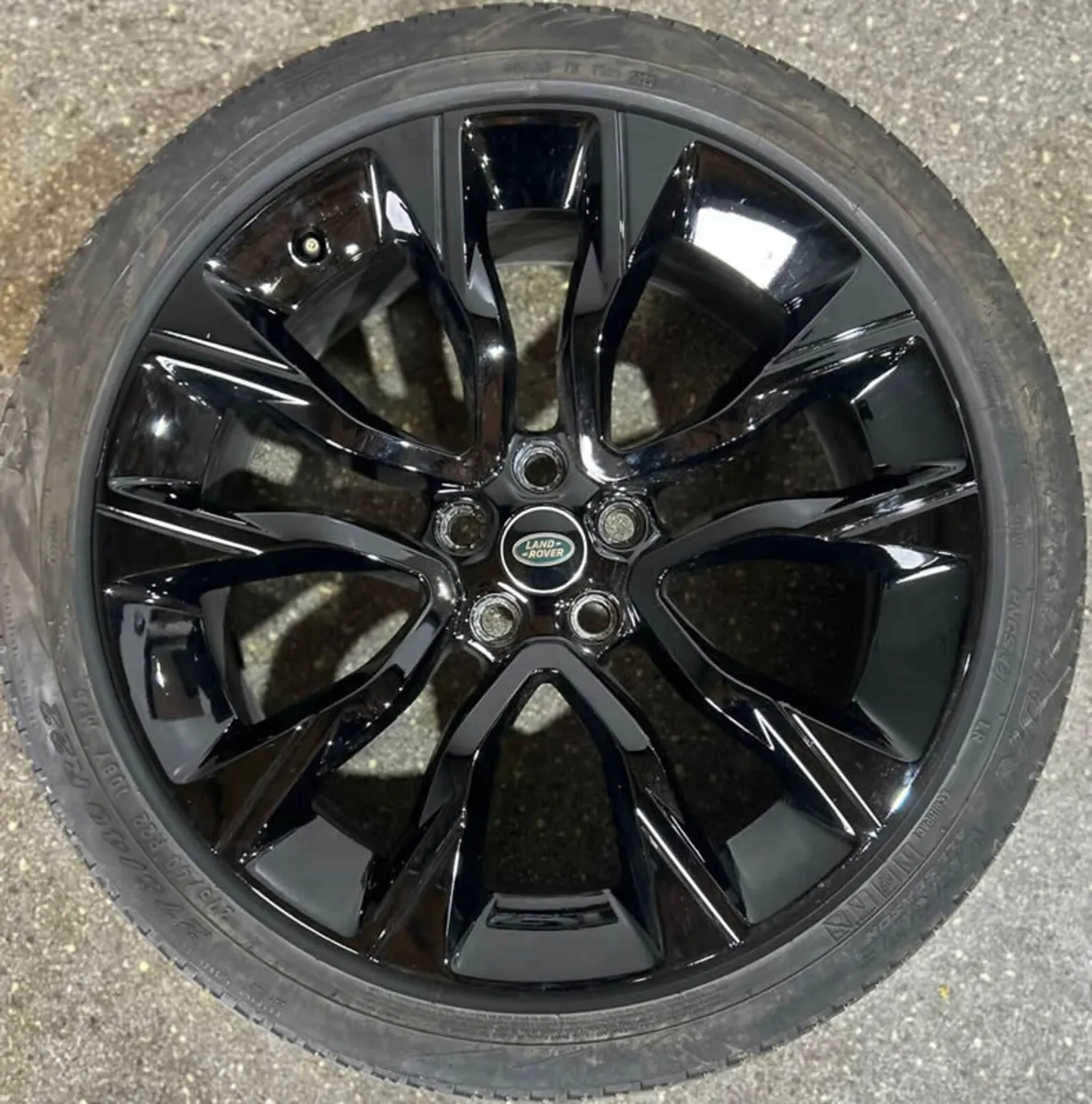 22" Genuine RANGE ROVER SPORT L494 Alloy PIRELLIS - Image 2