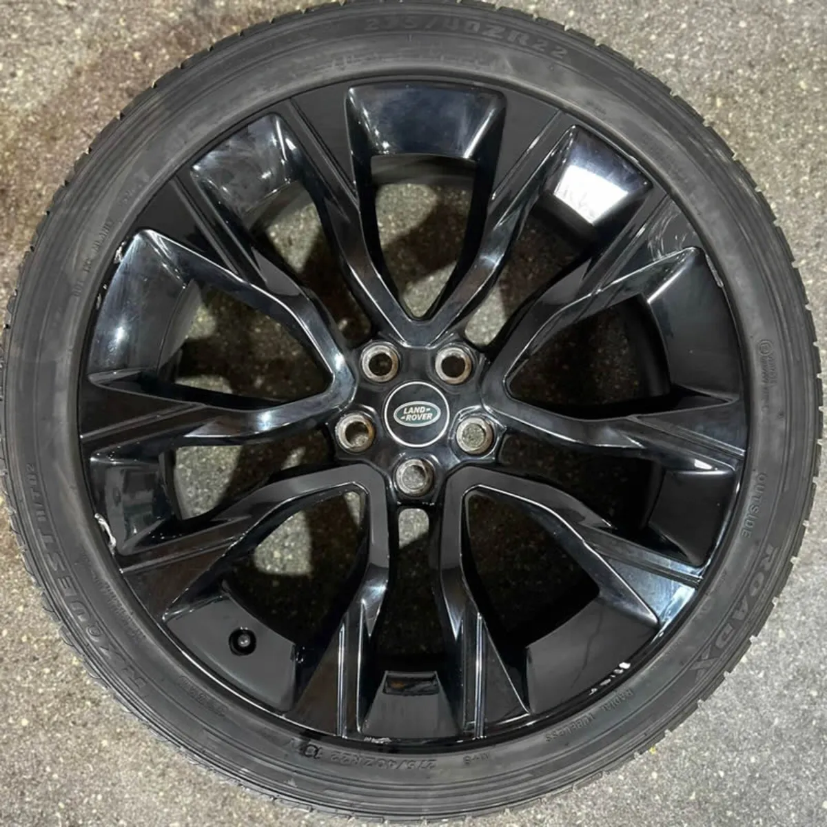 22" Genuine RANGE ROVER SPORT L494 Alloy PIRELLIS - Image 4
