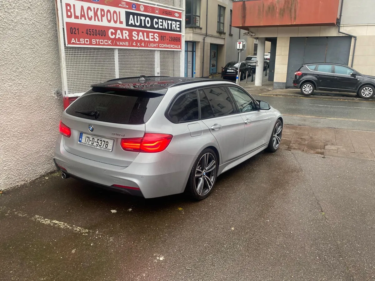 BMW 3-Series 2017 - Image 2