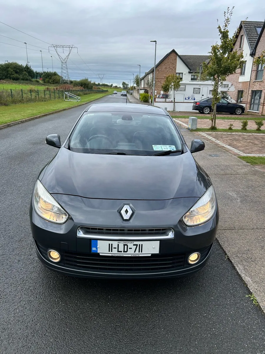 11 RENAULT FLUENCE €2,750 TOM TOM EDITION - Image 2