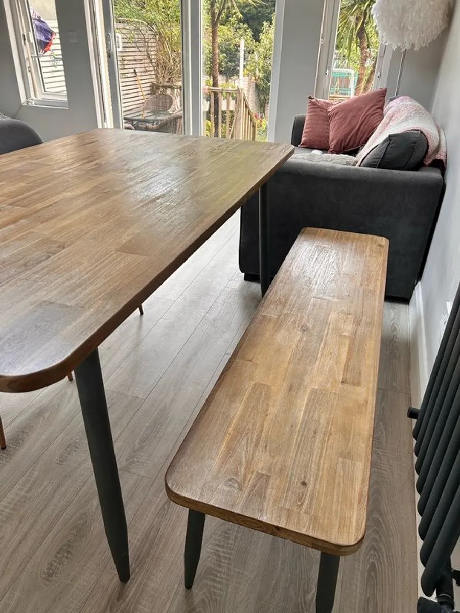 Solid wood - Image 2