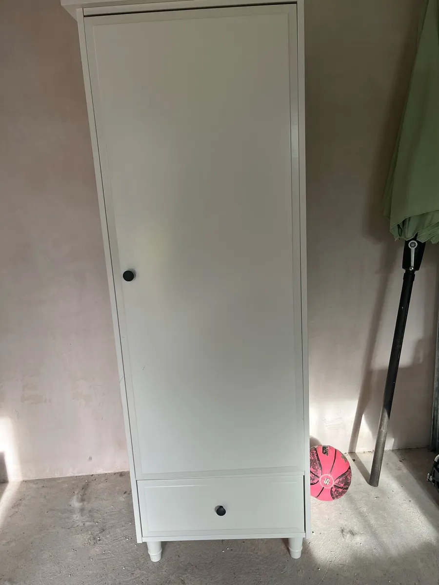 Kids free standing wardrobe & desk - Image 2