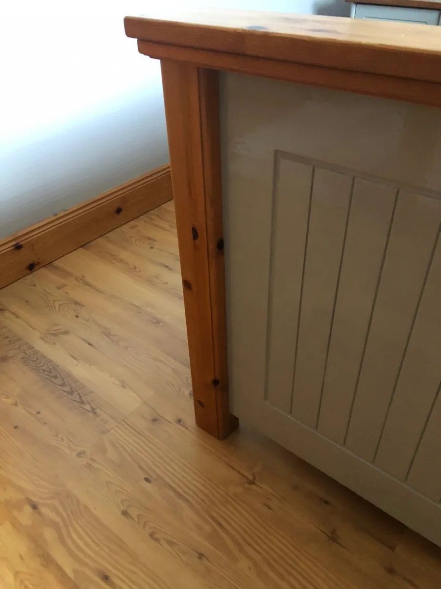 Kingsize Bed frame and 2 side lockers - Image 4