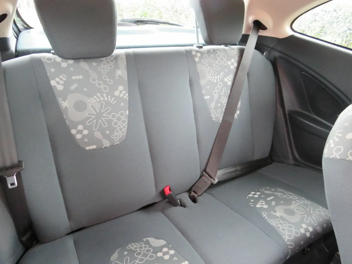 Ford KA 2011 PETROL IDEAL STARTER CAR - Image 3