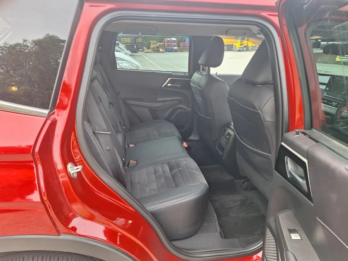 Mitsubishi Outlander 2022 - Image 4
